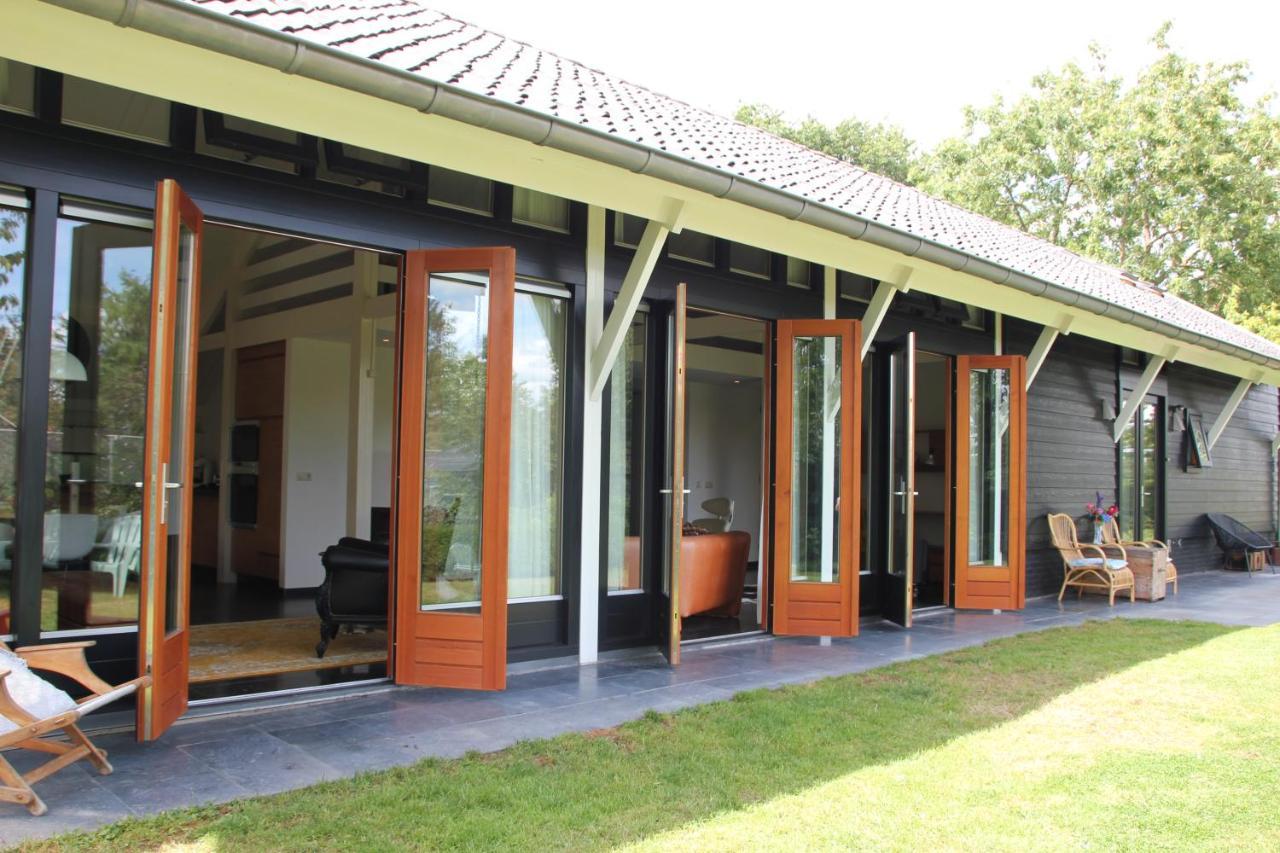 Familiehuis De Betuwe Met Prive Kunstgras Tennisbaan En Sauna Villa Erichem Exterior photo