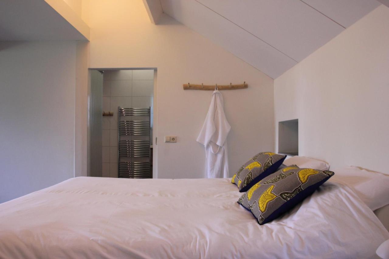 Familiehuis De Betuwe Met Prive Kunstgras Tennisbaan En Sauna Villa Erichem Exterior photo
