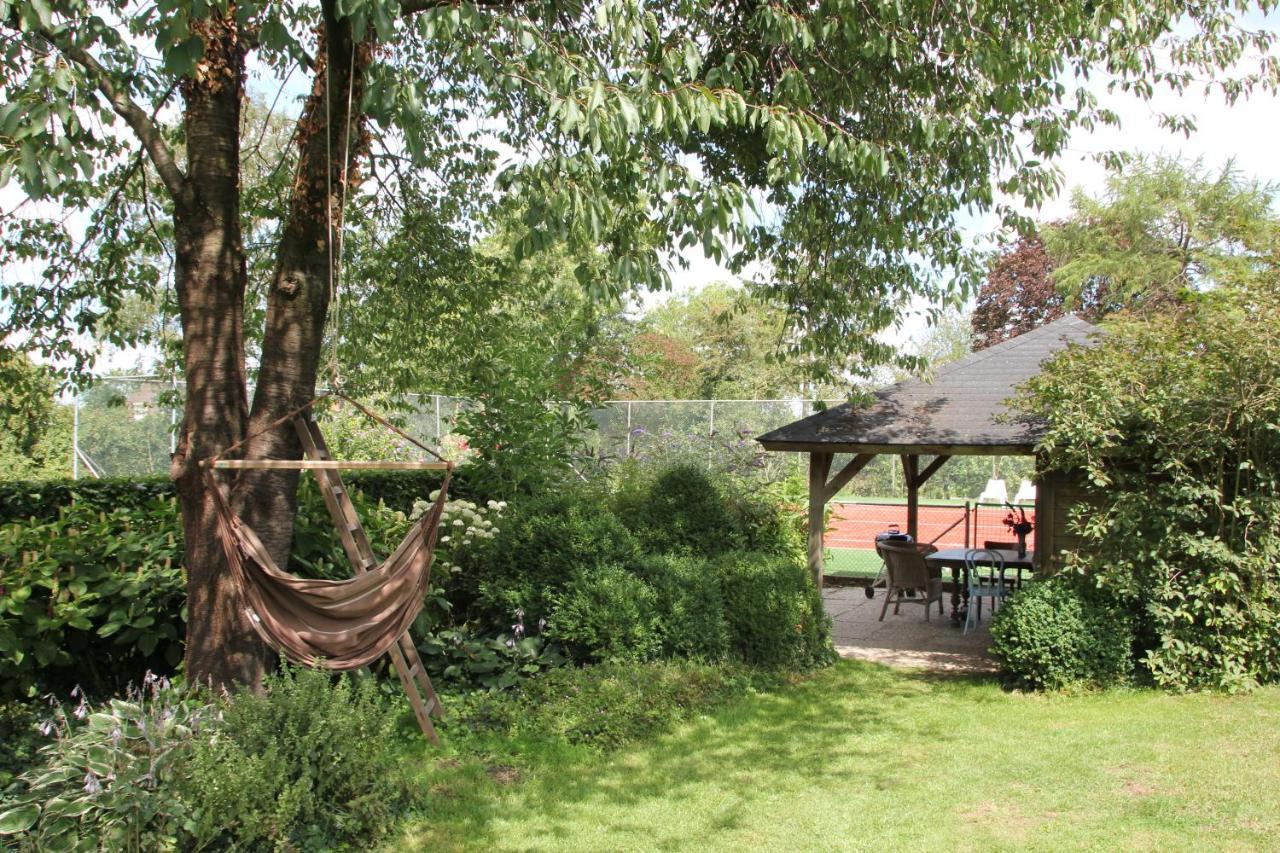 Familiehuis De Betuwe Met Prive Kunstgras Tennisbaan En Sauna Villa Erichem Exterior photo